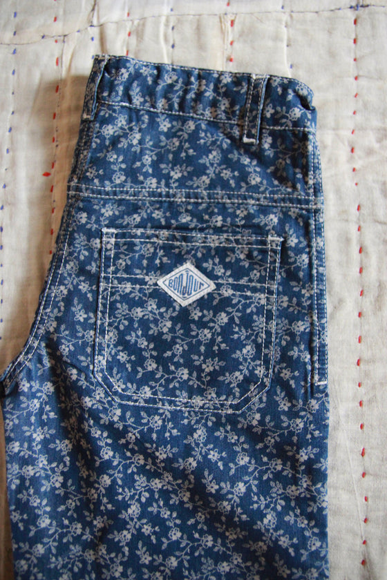 BONJOUR PANTS Blue denim flower print