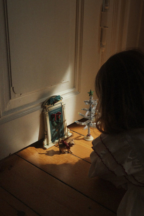 CHRISTMAS DOOR DECORATION