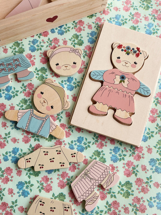 Konges Slojd WOODEN TEDDY DRESS UP PUZZLE DUSTY PINK