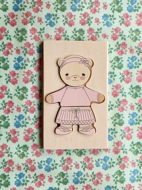 Konges Slojd WOODEN TEDDY DRESS UP PUZZLE DUSTY PINK