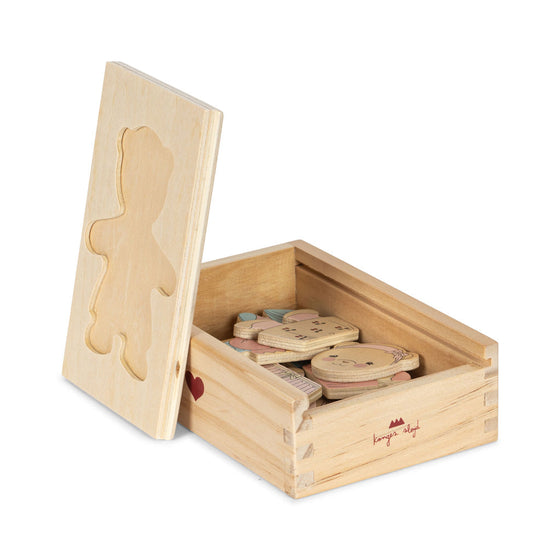 Konges Slojd WOODEN TEDDY DRESS UP PUZZLE DUSTY PINK