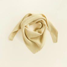  hvid Triangle scarf Josephina Light Yellow