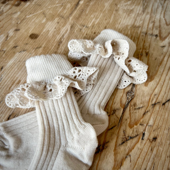 – Peg socks - Wooden lace The Lea Little Ecru