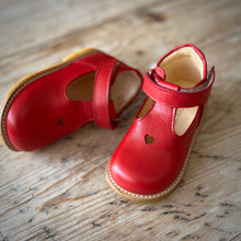  Angulus Toddler Heart Shoe Cherry