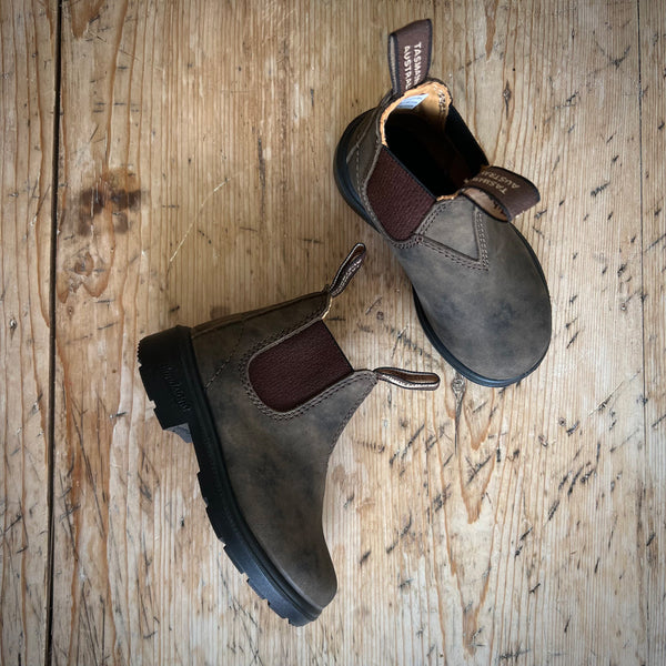 blundstone chelsea boot rustic brown