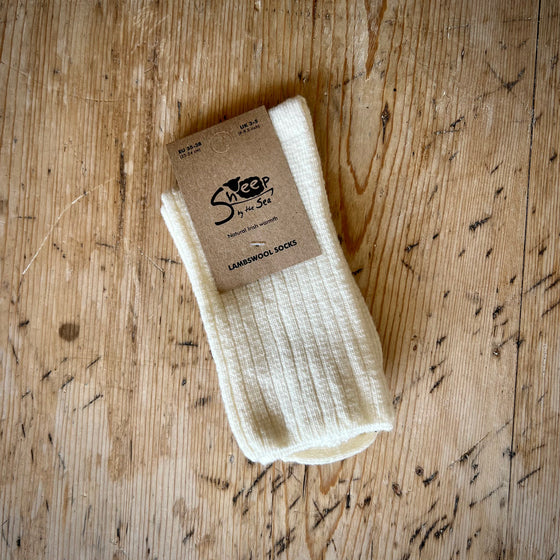 Sheep by the Sea Lambswool Socks Natural